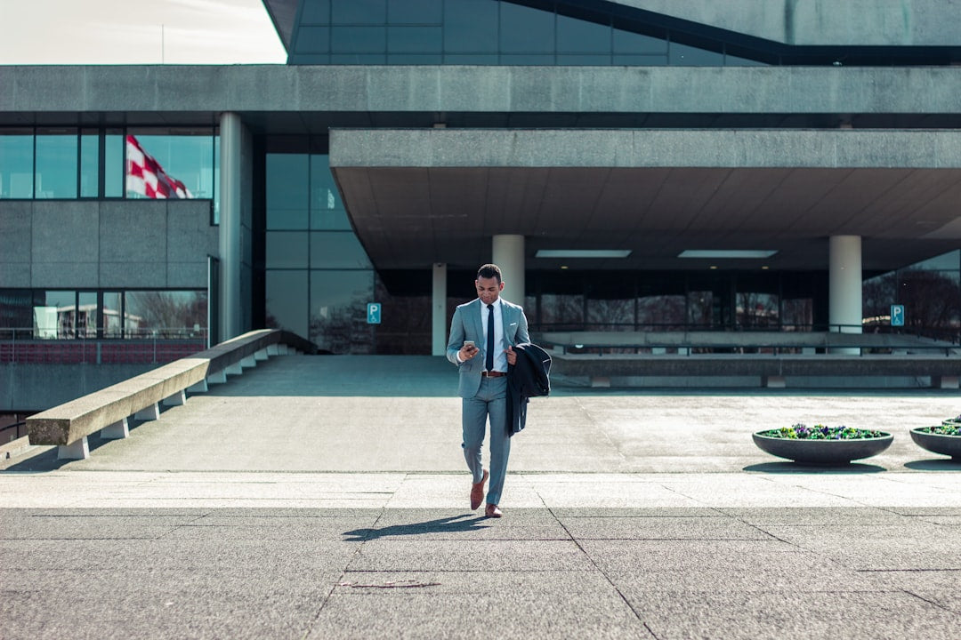 Il Perfetto Equilibrio tra Moda e Professionalità in Ufficio